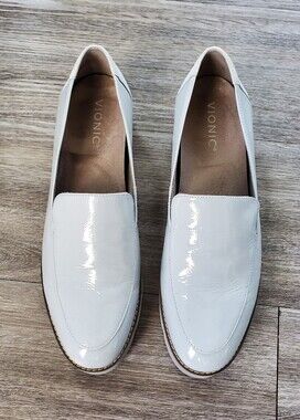 Vionic Women's Kensley Light Grey Patent Leather Slip-On Loafers